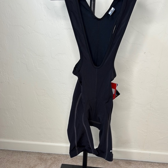 Bellwether Strada Bib Cycling Shorts - Picture 2 of 11